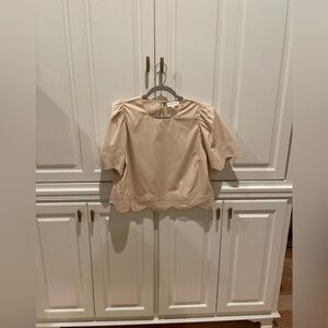 Entro: Short-Sleeve Scalloped Blouse Size Small (Boutique)